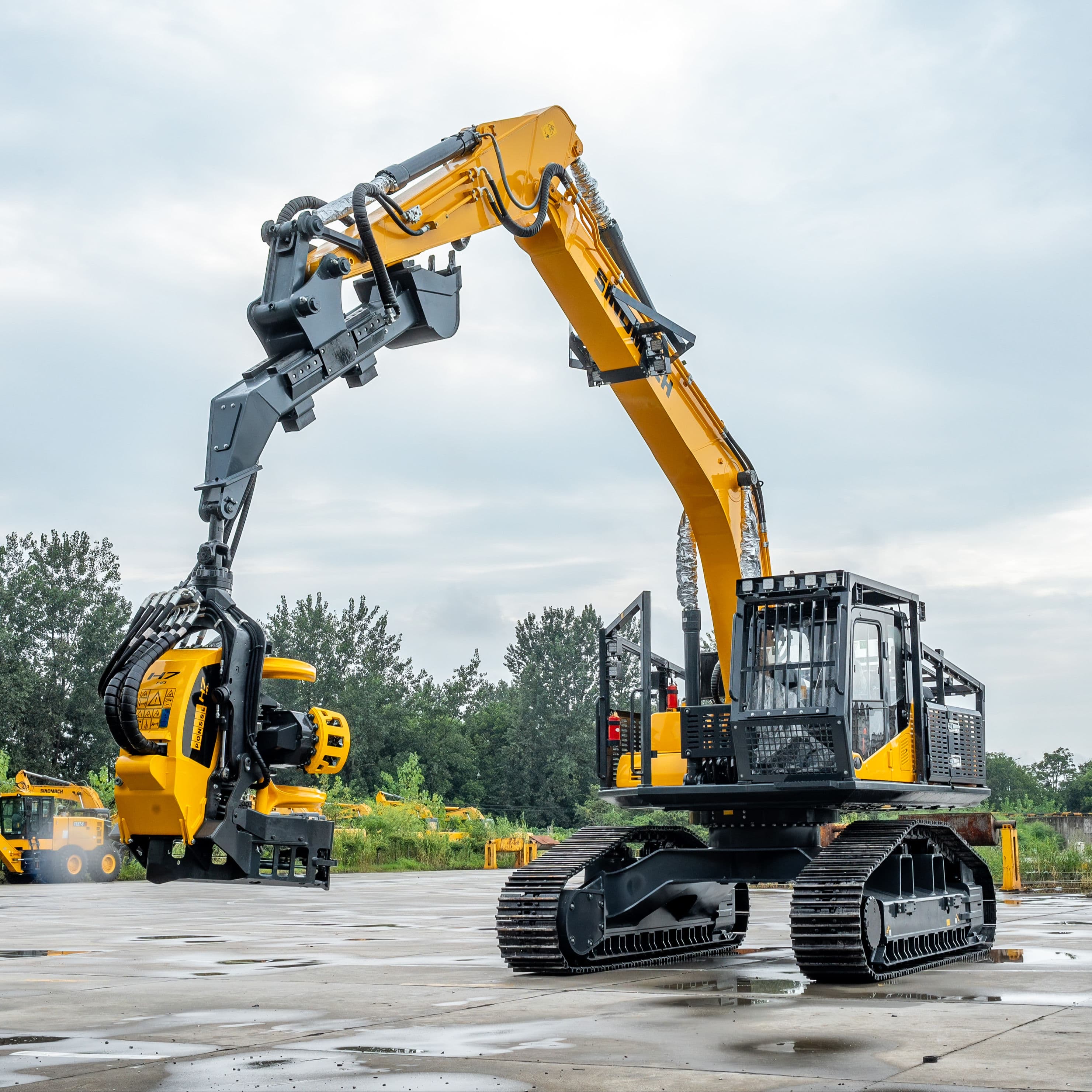 Excavator Based Logging Machine Excavator with Harvester Head Attachment
